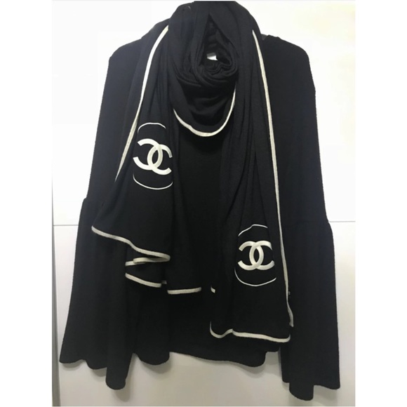 2011 Chanel cashmere stole - Picture 1 of 10